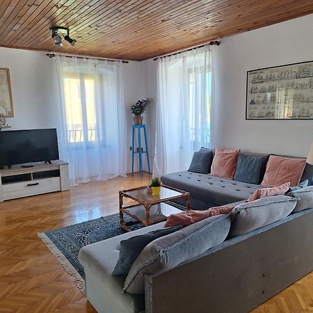 Two-Bedroom Apartment With Sea View,Big Terrase And Garden Stari Grad  Exteriör bild
