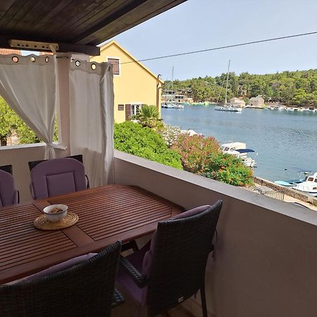 Two-Bedroom Apartment With Sea View,Big Terrase And Garden Stari Grad  Exteriör bild
