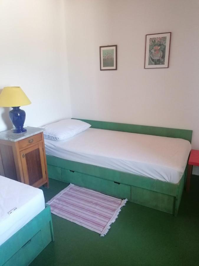 Two-Bedroom Apartment With Sea View,Big Terrase And Garden Stari Grad  Exteriör bild