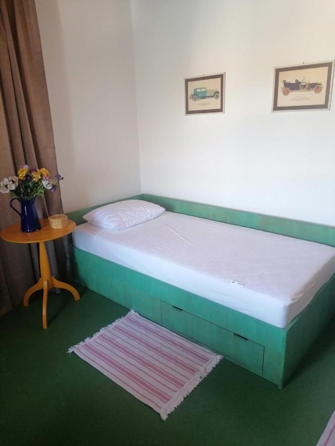 Two-Bedroom Apartment With Sea View,Big Terrase And Garden Stari Grad  Exteriör bild
