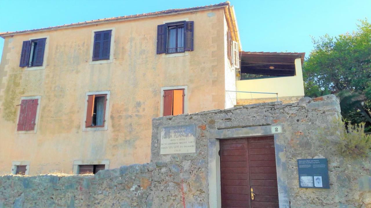 Two-Bedroom Apartment With Sea View,Big Terrase And Garden Stari Grad  Exteriör bild